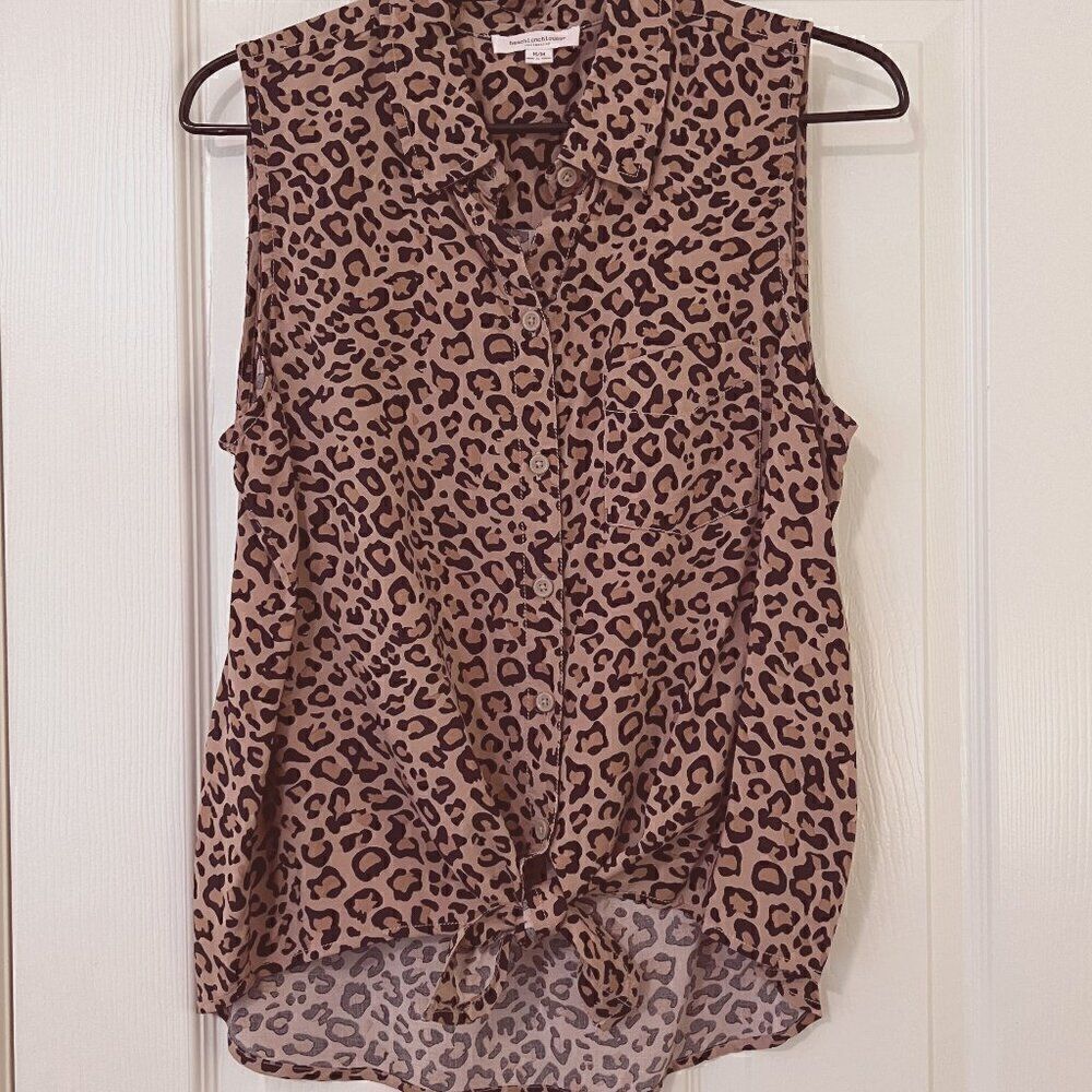 Beach Lunch Lounge Collection Leopard Print Sleeveless Tie Front Button Down Top